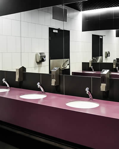 Moderne Sanitäranlagen für Gewerbe und Gastronomie